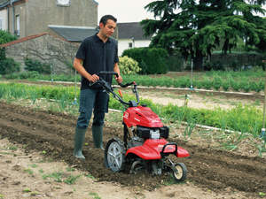 Мотокультиватор в работе Работа мотокультиватора