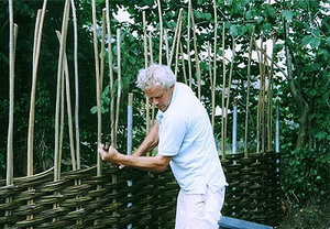 Как сплести забор Как сплести забор