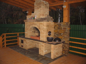 Печь-барбекю из кирпича Печь-барбекю из кирпича