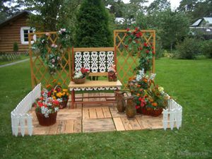 Оформление двора в частном доме Оформление двора в частном доме