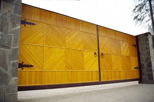 Обзор конструкций деревянных ворот
