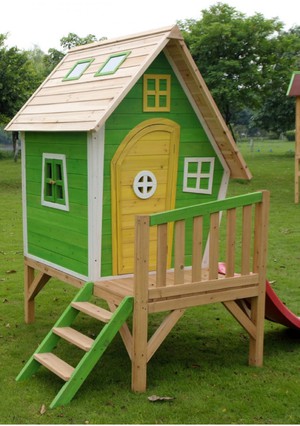 Как построить детский деревянный домик самому