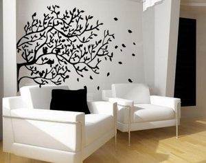 Трафареты деревьев помогут интересно оформить стены комнаты.